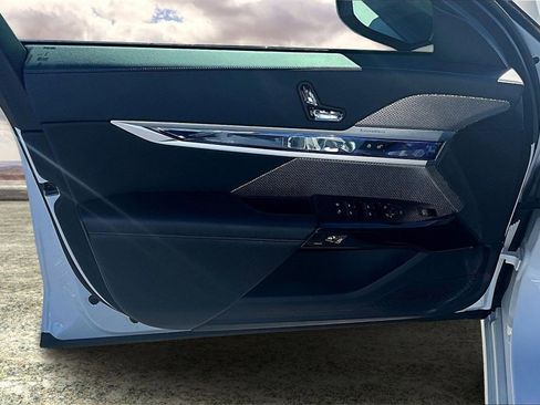 Used 2023 BMW 740i image 20