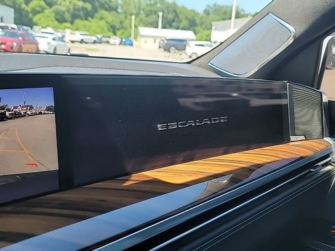 Certified 2026 Cadillac Escalade Platinum Sport w/ LPO, ONYX Package AWD/4WD image 28