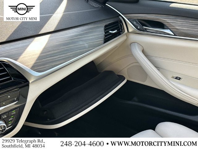 Used 2018 BMW 530e xDrive w/ Premium Package 2 AWD/4WD image 36