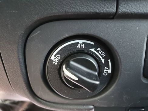 Used 2025 Nissan Frontier PRO-4X w/ Pro Premium Package image 25