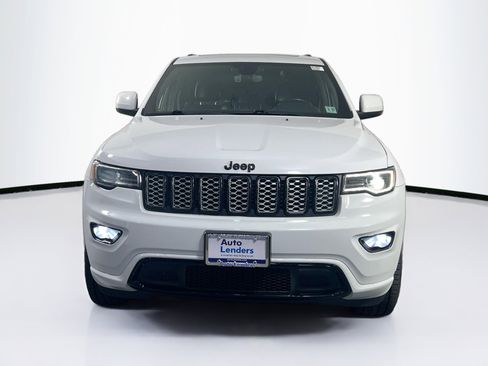 Used 2022 Jeep Grand Cherokee Laredo X AWD/4WD image 2