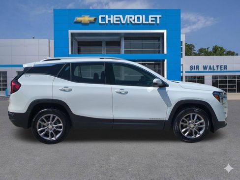 Used 2024 GMC Terrain SLT AWD/4WD image 7