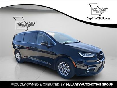 Used 2024 Chrysler Pacifica Touring-L