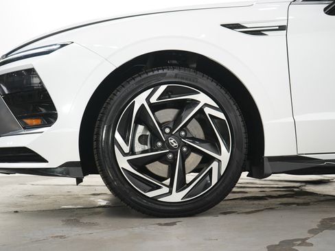 Certified 2024 Hyundai Sonata SEL w/ Convenience Package FWD image 29