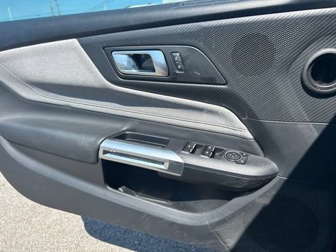 Used 2024 Ford Mustang Convertible RWD image 13