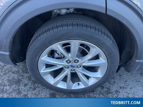 Certified 2022 Ford Explorer Platinum w/ Equipment Group 601A image 11