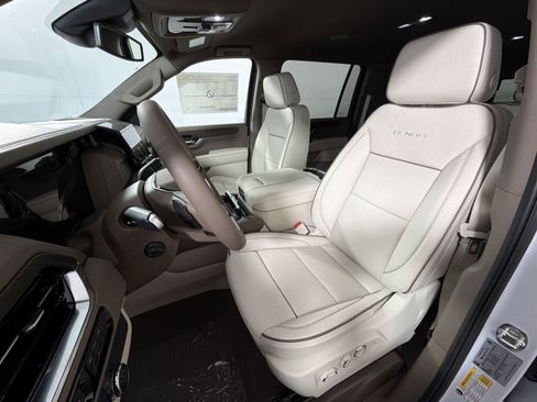 New 2026 GMC Yukon XL Denali AWD/4WD image 13