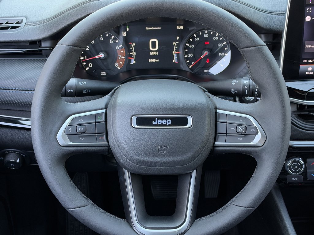 Used 2026 Jeep Compass Latitude AWD/4WD image 10