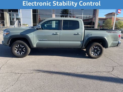 Used 2022 Toyota Tacoma TRD Off-Road image 11