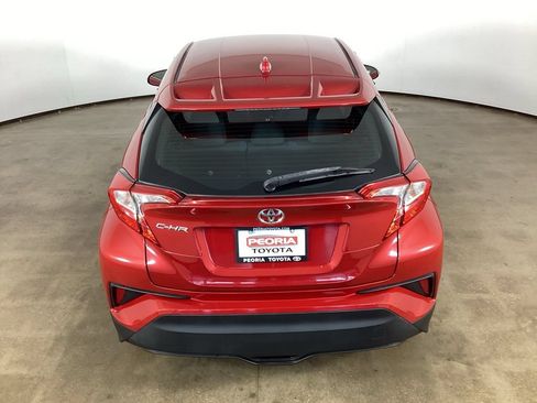 Used 2020 Toyota C-HR XLE FWD image 11
