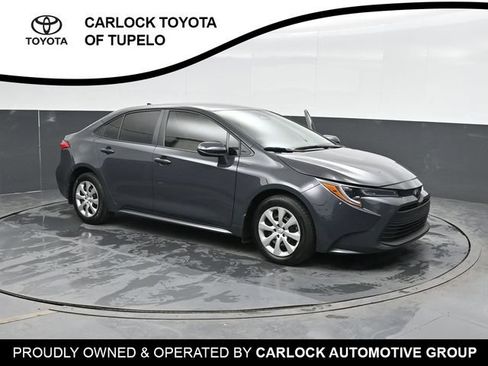 Used 2025 Toyota Corolla LE FWD image 6