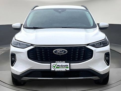 Used 2023 Ford Escape Platinum w/ Premium Technology Package AWD/4WD image 2
