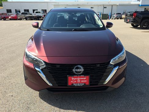 Used 2025 Nissan Sentra SV FWD image 3