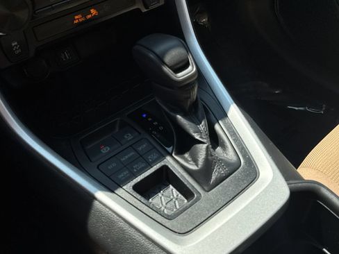 Used 2023 Toyota RAV4 LE AWD/4WD image 26