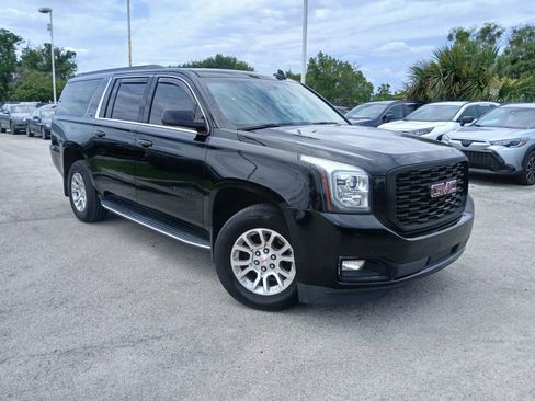 Used 2019 GMC Yukon XL SLT AWD/4WD image 1