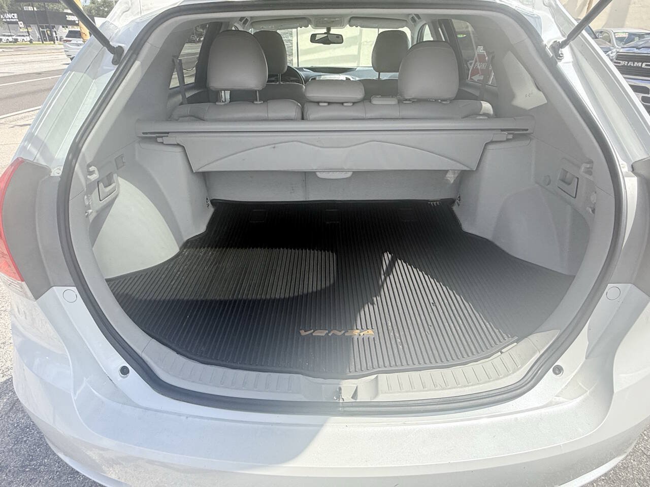 Used 2010 Toyota Venza FWD image 23