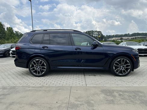 Used 2024 BMW X7 xDrive40i w/ M Sport Package AWD/4WD image 14