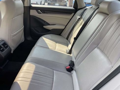 Used 2018 Honda Accord Touring image 11