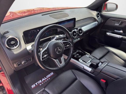 Used 2020 Mercedes-Benz GLB 250 4MATIC w/ Premium Package image 12
