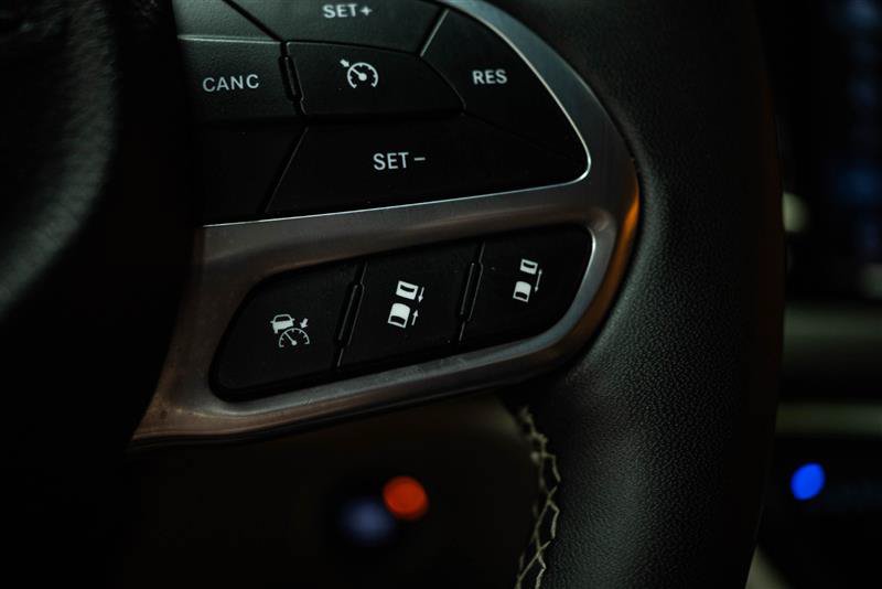 Used 2024 Chrysler Pacifica Touring-L FWD image 17