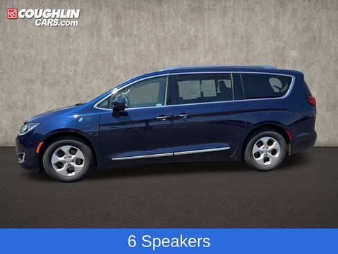 Used 2018 Chrysler Pacifica Touring-L FWD image 5