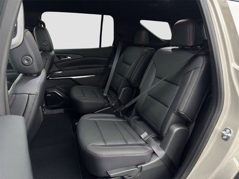 New 2026 Chevrolet Traverse Z71 w/ Enhanced Driving Package image 13