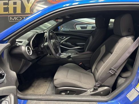 Used 2016 Chevrolet Camaro SS RWD image 4
