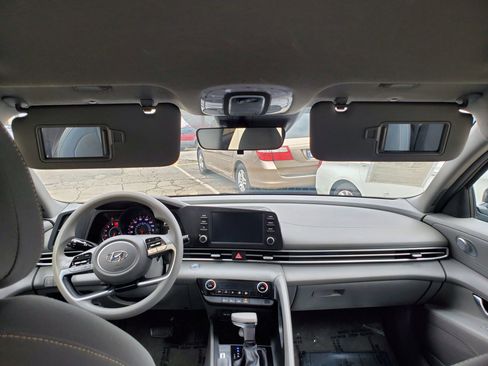 Used 2021 Hyundai Elantra SEL image 23