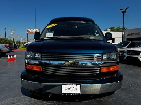 Used 2025 Chevrolet Express 2500 w/ Driver Convenience Package RWD image 8