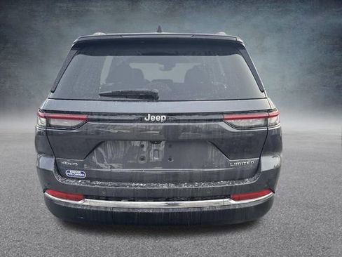 Used 2022 Jeep Grand Cherokee Limited image 6