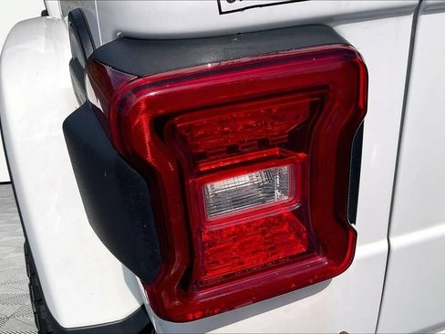 Used 2019 Jeep Wrangler Unlimited Rubicon w/ LED Lighting Group AWD/4WD image 26