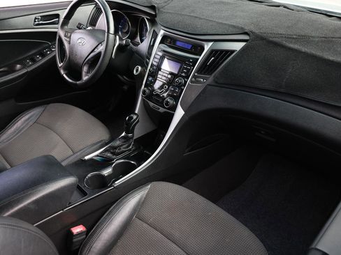 Used 2012 Hyundai Sonata SE image 16