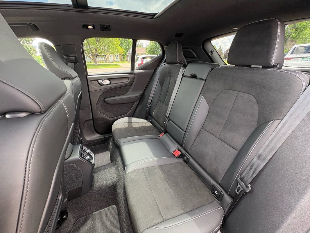 Used 2023 Volvo XC40 Recharge Plus AWD/4WD image 24