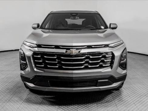 Used 2025 Chevrolet Equinox LT FWD image 11