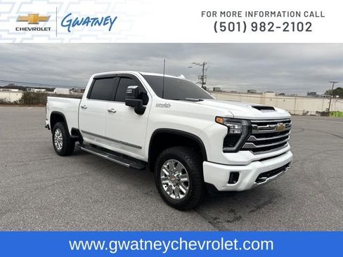 Used 2024 Chevrolet Silverado 2500 High Country w/ High Country Premium Package image 3