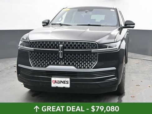 Used 2025 Lincoln Navigator Reserve AWD/4WD image 5