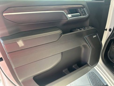 Used 2024 GMC Sierra 2500 SLT w/ SLT Convenience Package image 10