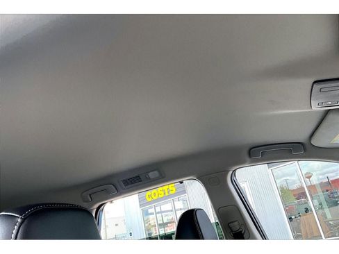 Used 2025 Nissan Pathfinder SL AWD/4WD image 18