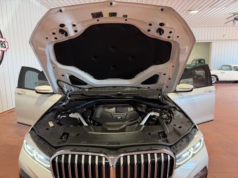 Used 2020 BMW 740i xDrive w/ M Sport Package AWD/4WD image 33