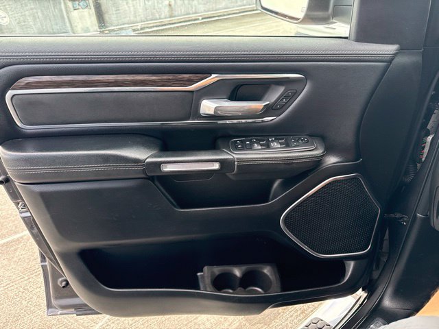Used 2019 RAM 1500 Laramie AWD/4WD image 10