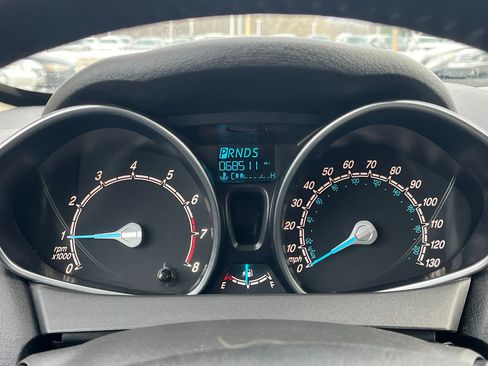 Used 2015 Ford Fiesta SE image 23