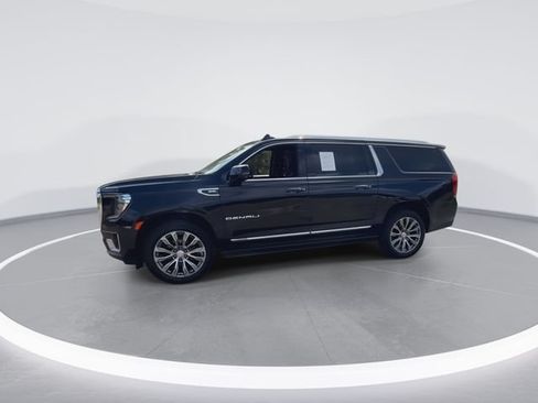 Used 2022 GMC Yukon XL Denali w/ Denali Premium Package AWD/4WD image 6