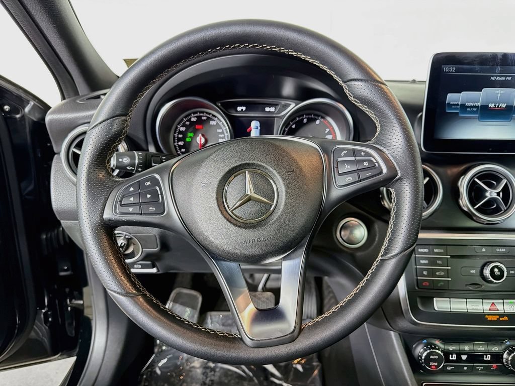 Used 2018 Mercedes-Benz GLA 250 image 13