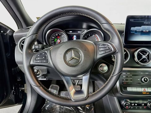 Used 2018 Mercedes-Benz GLA 250 image 13