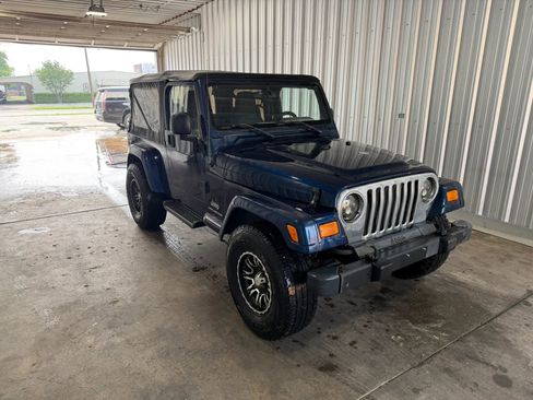 Used 2005 Jeep Wrangler Unlimited AWD/4WD image 4