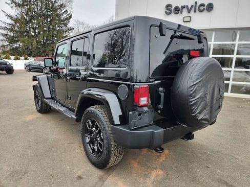 Used 2017 Jeep Wrangler Unlimited Sahara image 11