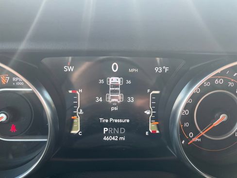 Used 2022 Jeep Wrangler Unlimited Sahara AWD/4WD image 16