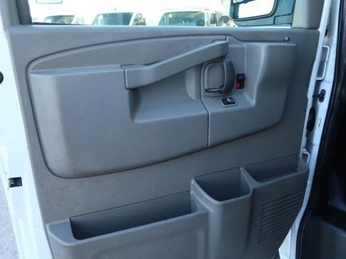 Used 2021 Chevrolet Express 2500 w/ Driver Convenience Package image 10