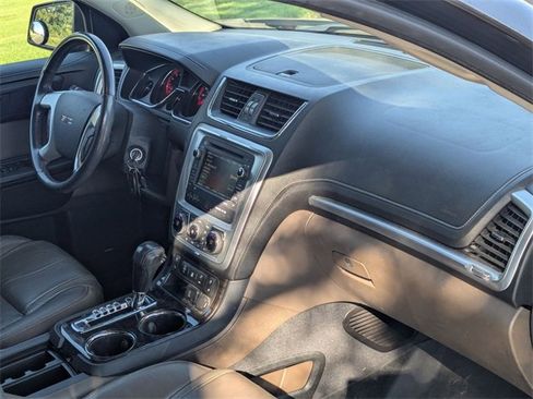 Used 2016 GMC Acadia SLT image 27