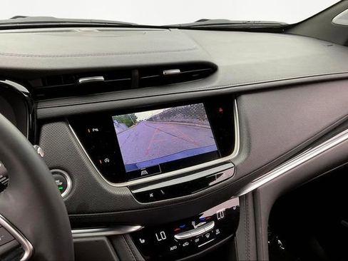 Used 2025 Cadillac XT5 Premium Luxury image 13